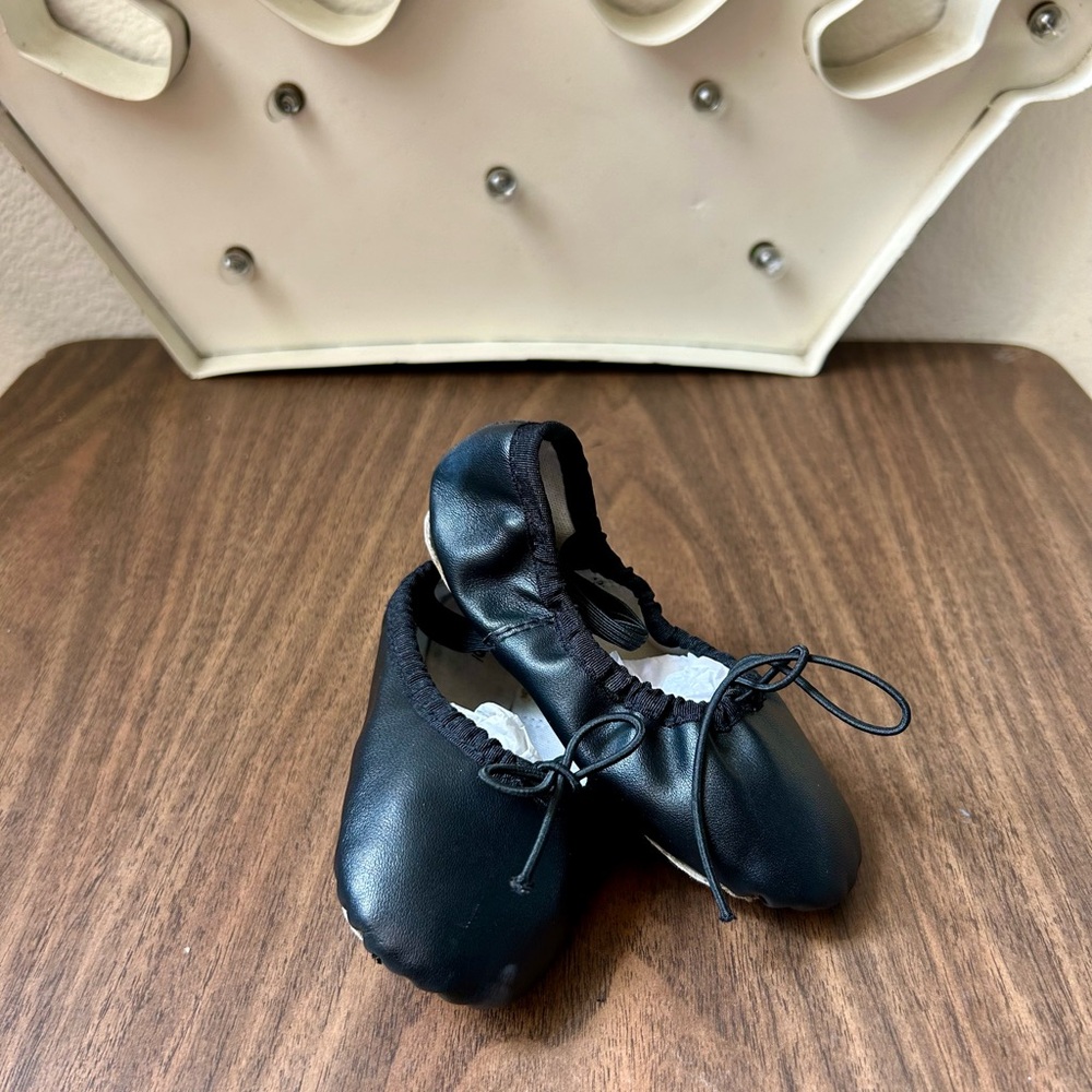 Black Ballet Flats